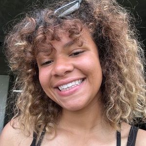 Meet your Posher, Mia